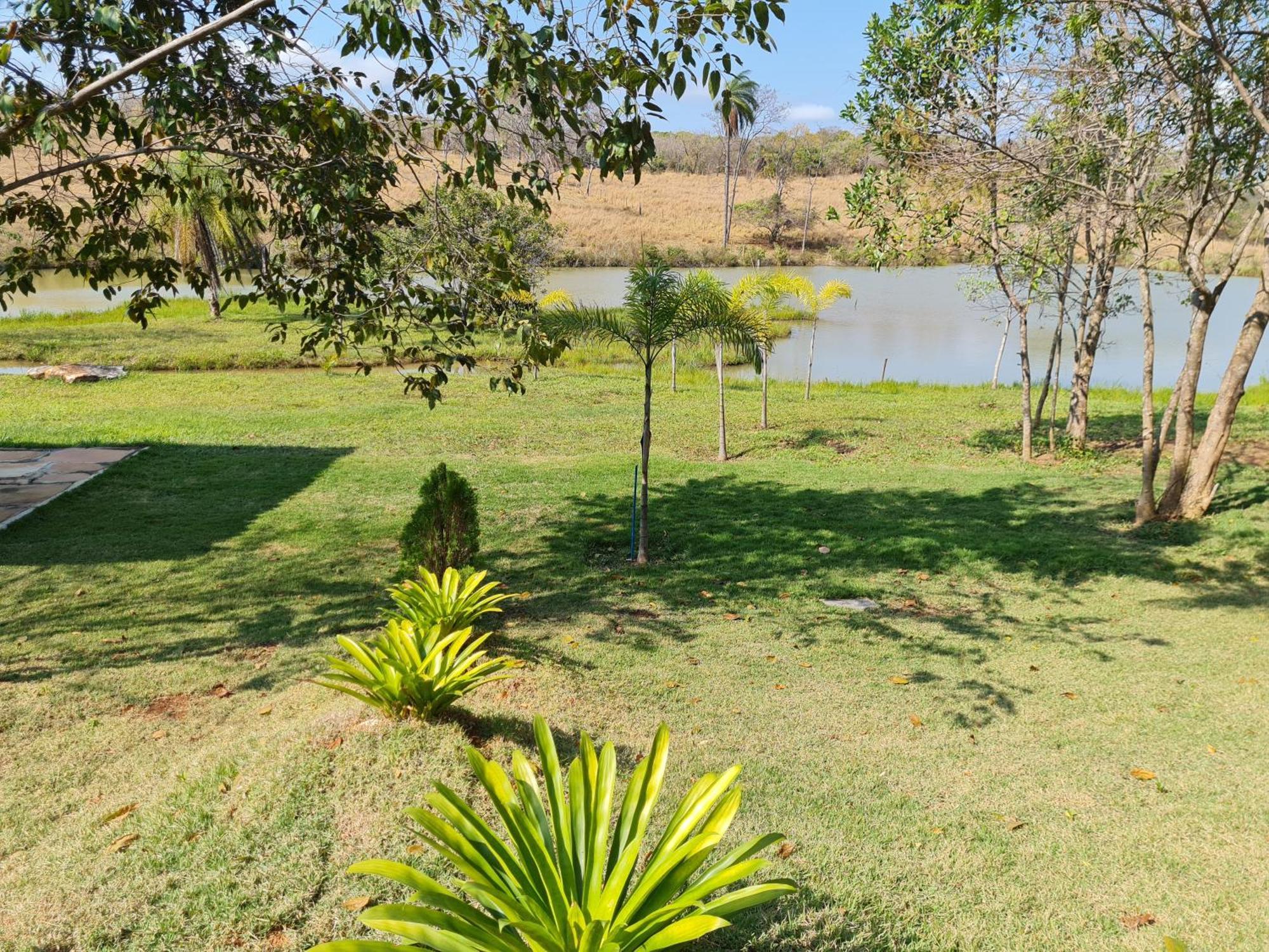 Chale Defronte Lagoa Na Serra Do Cipo Proximo A Cachoeira Grande, Cachoeira Do Pedrao E Cachoeira Veu Da Noiva Жаботикатубас Экстерьер фото